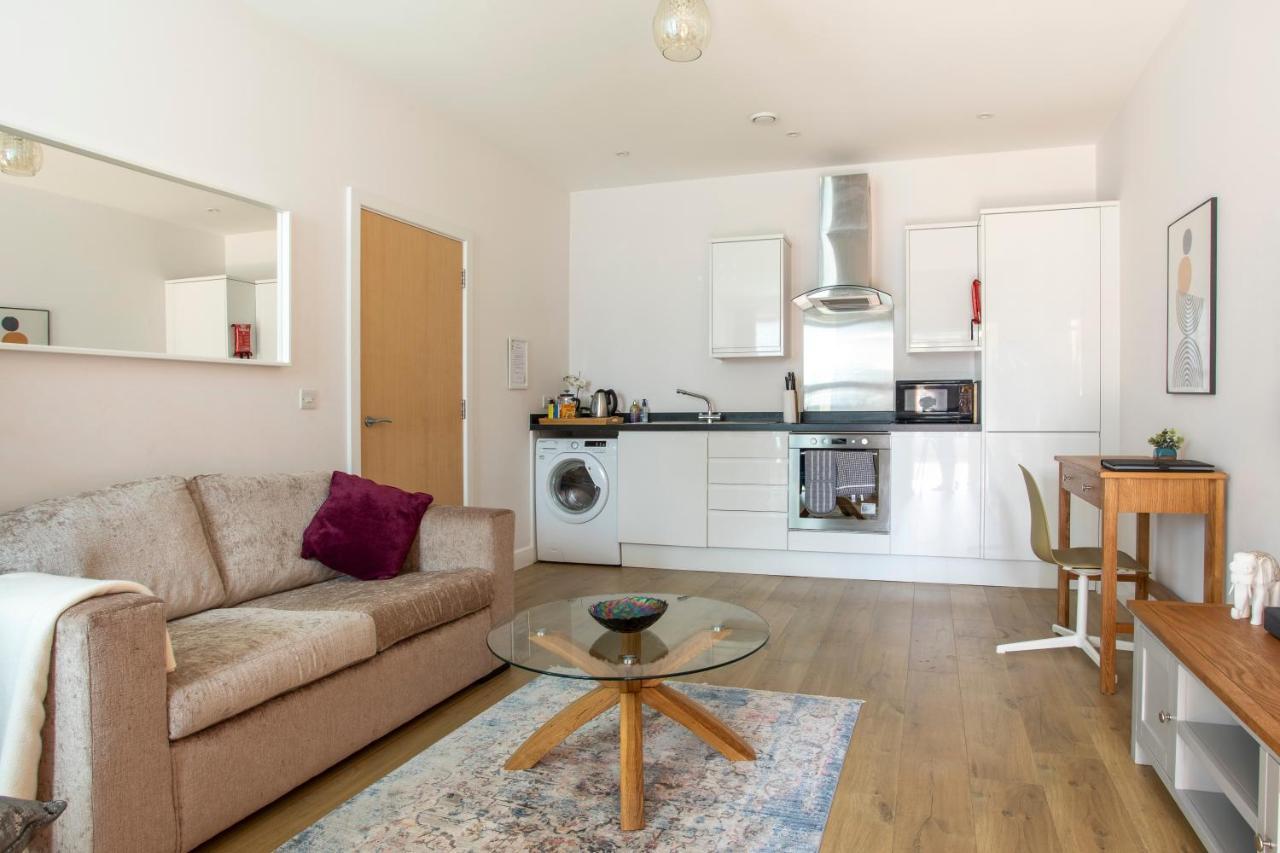 1 Bed Apartment - Redhill Central, Surrey, Gatwick #3 Bagian luar foto