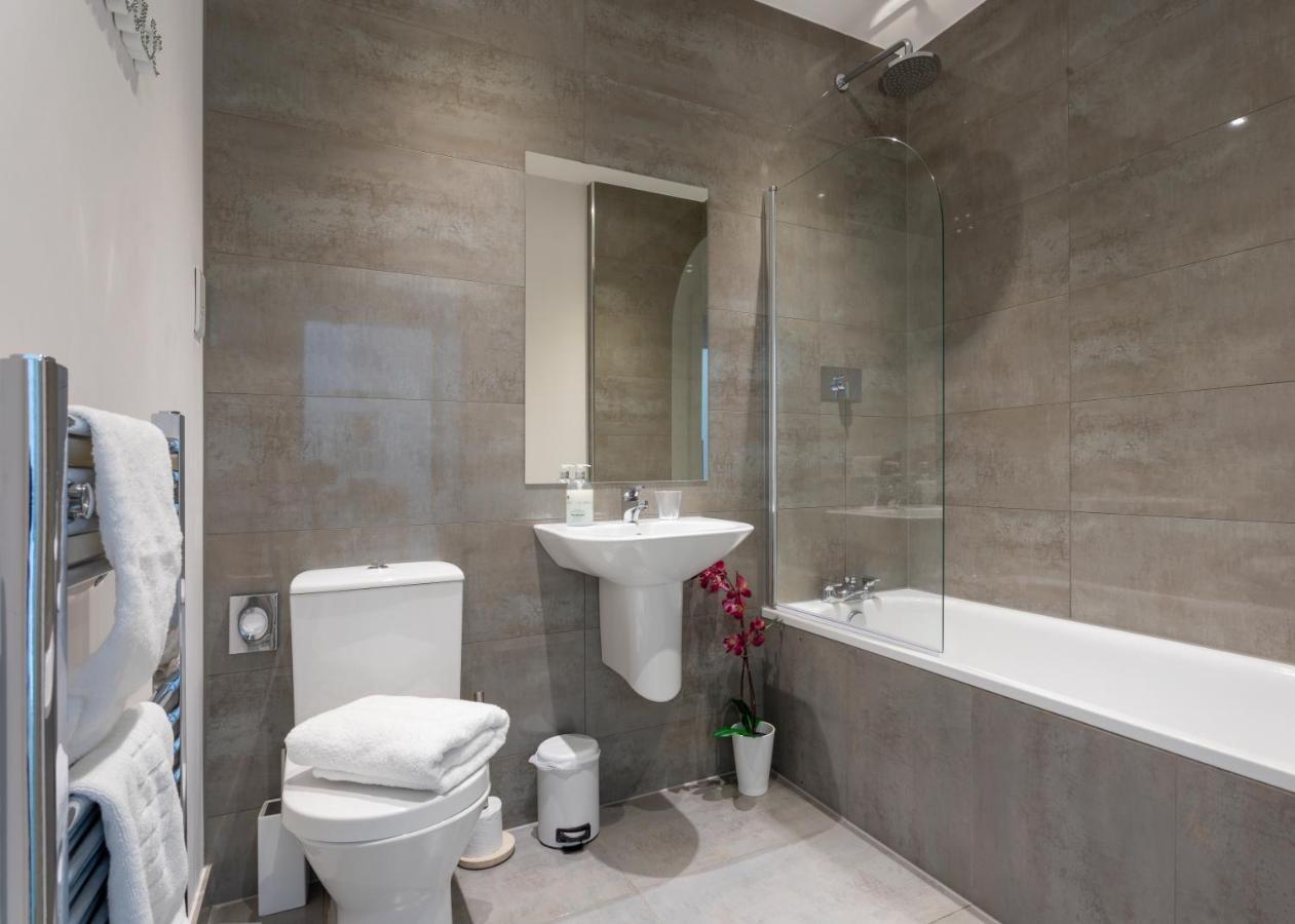 1 Bed Apartment - Redhill Central, Surrey, Gatwick #3 Bagian luar foto