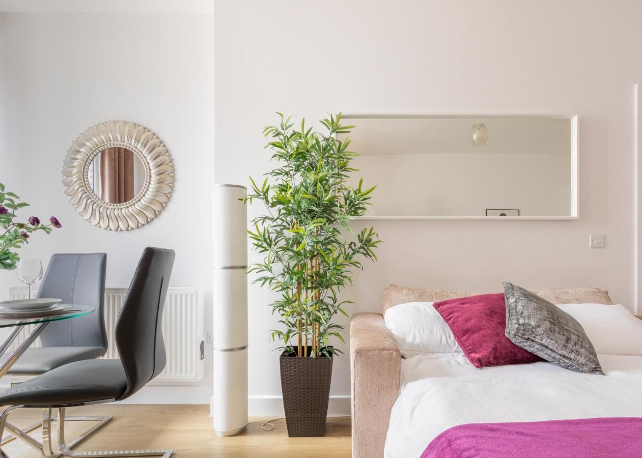 1 Bed Apartment - Redhill Central, Surrey, Gatwick #3 Bagian luar foto